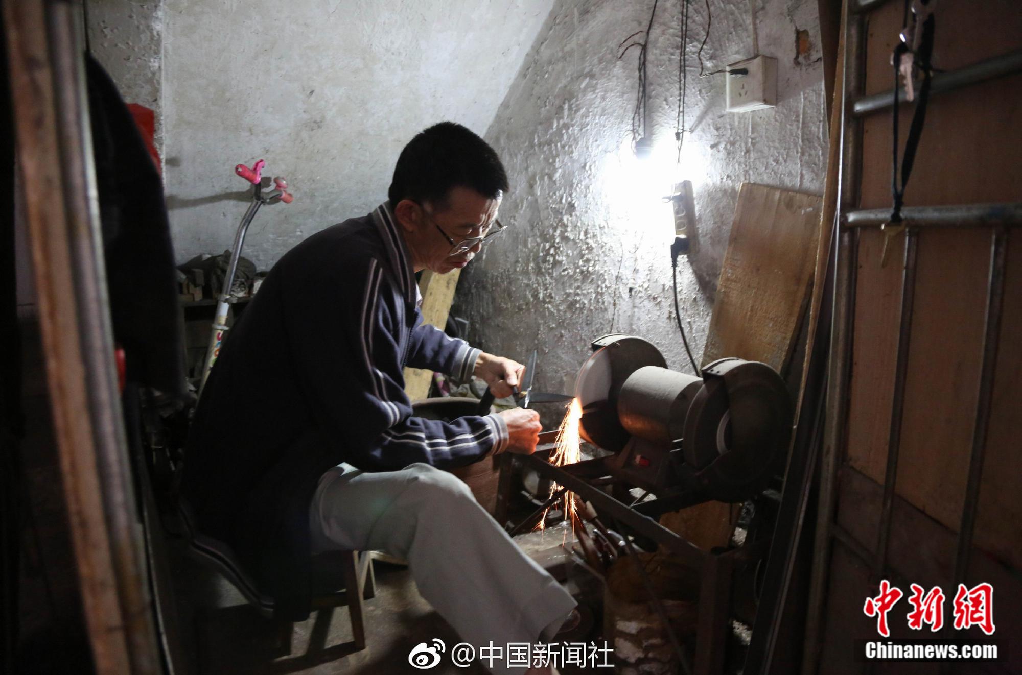 【吃瓜爆料大全網(wǎng)站】DeepSeek初次比肩國(guó)外頂尖大模型，帶來哪些啟示？