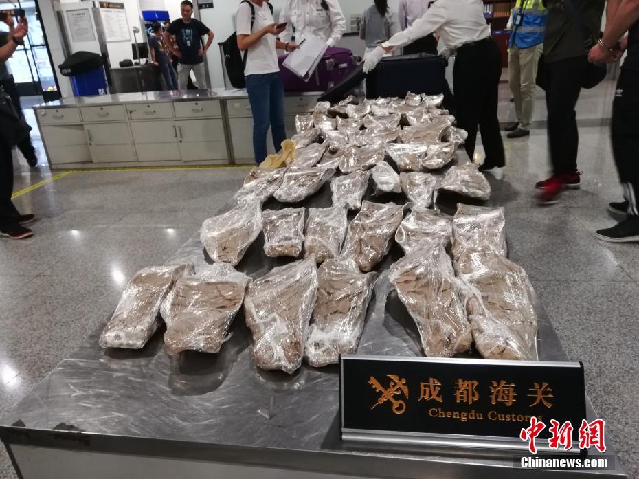 【黑料51吃瓜不打烊爆料】成品油價將迎大漲 今晚過后加一箱油或至少多花13元