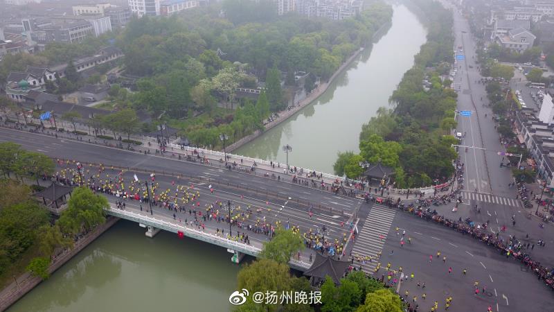 根據(jù)民意調(diào)查，韓國(guó)總統(tǒng)尹錫悅的支持率下降到13%
