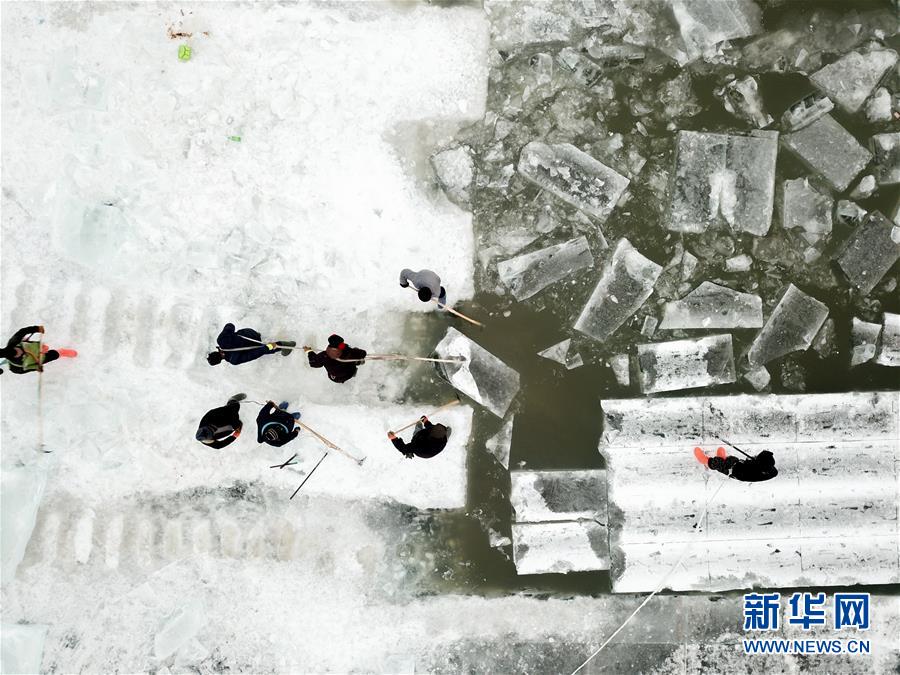 【反差婊吃瓜黑料熱門網(wǎng)曝】現(xiàn)場簽約27個重大項目出資超百億元 瀏陽緊抓“迎老鄉(xiāng)、回故土、建家園”