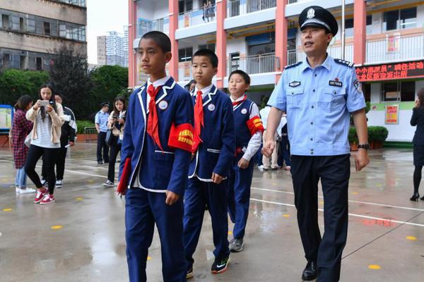 【成免費(fèi)crm特色】【改進(jìn)文風(fēng)大家談】文風(fēng)需要經(jīng)過美的提煉