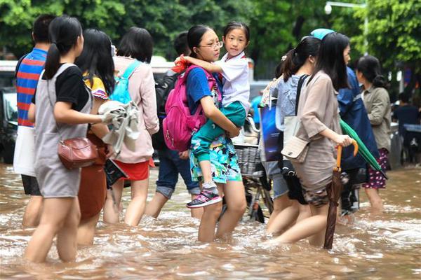 【熱爆料-熱門吃瓜-黑料不打烊】新里程！西部陸海新通道班列年度開行量首破萬列