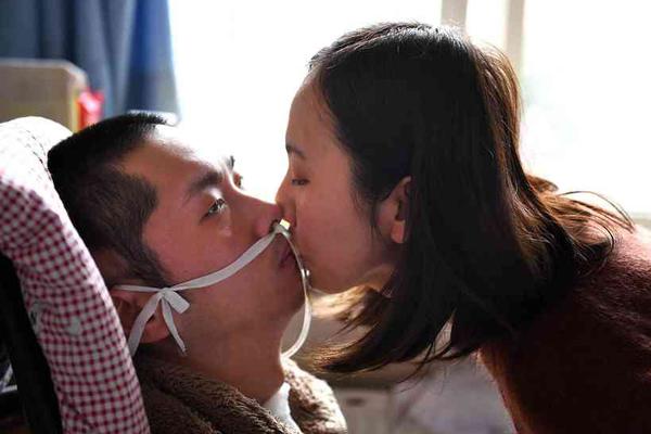 002742，實際控制人被警告